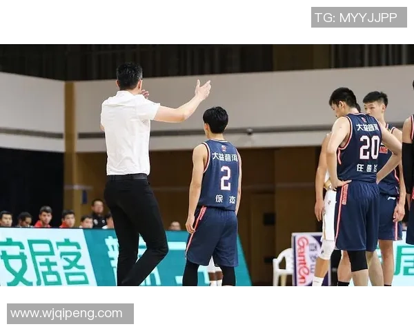 成都排球队的团队协作与战术配合研究及其对比赛成绩的影响分析