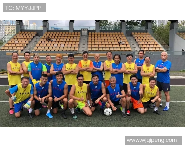 足球明星庆生派对引发火灾现场惊险瞬间曝光 足球明星庆生派对引发火灾现场惊险瞬间曝光